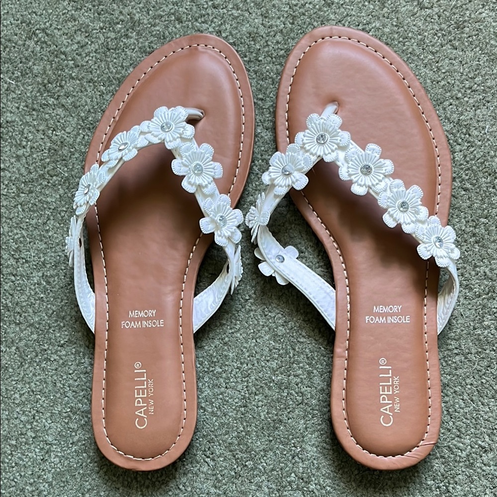 Capelli of New York White and Tan Floral Sandals